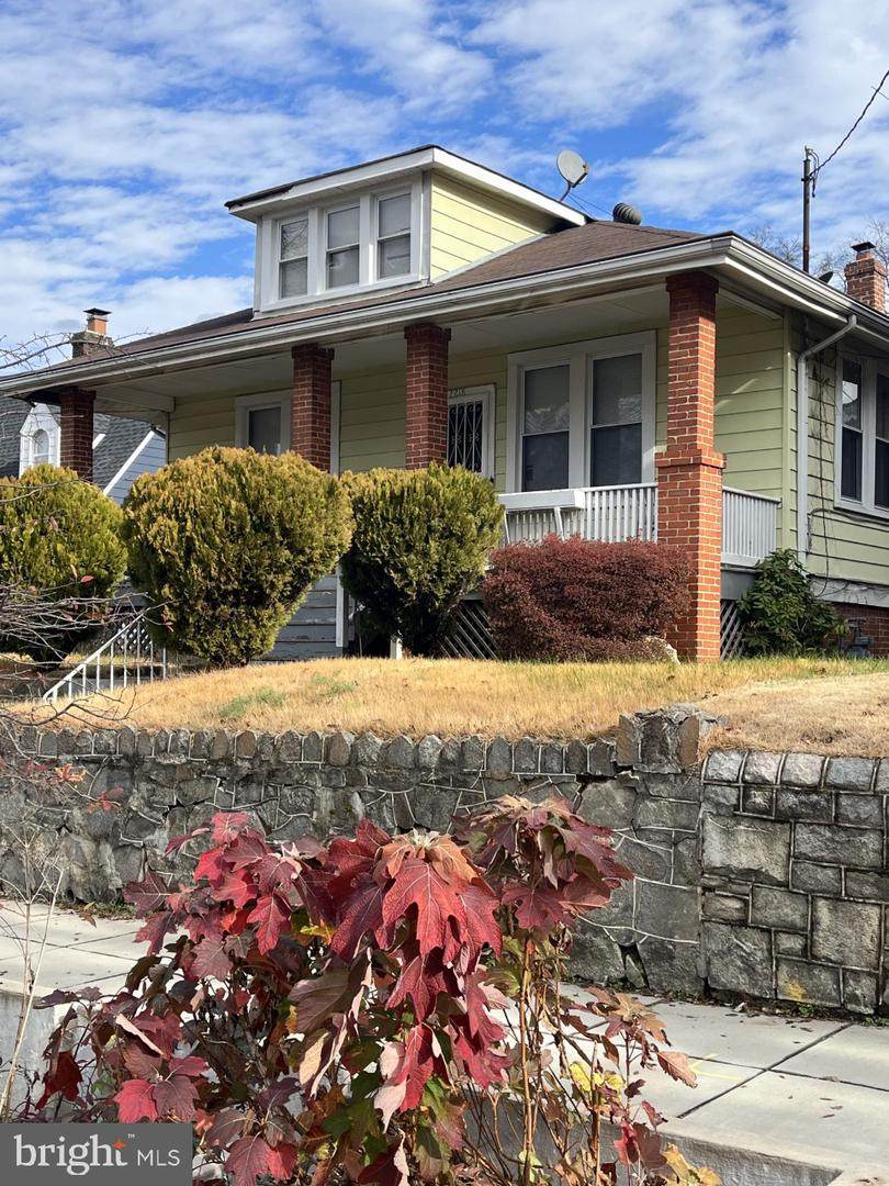 2218 31ST Street - Photo 1