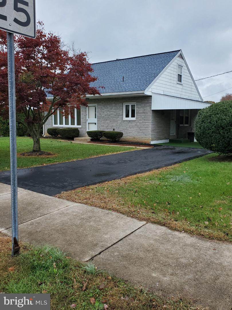 615 High Boulevard - Photo 1