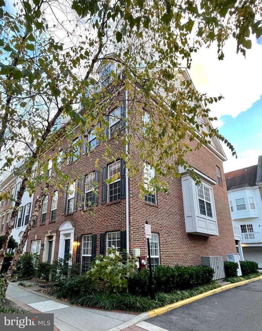 720 Capitol Square Place - Photo 1