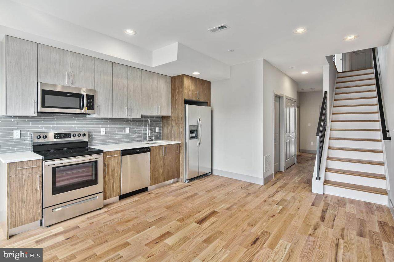 1847 Huntingdon Street - Photo 1
