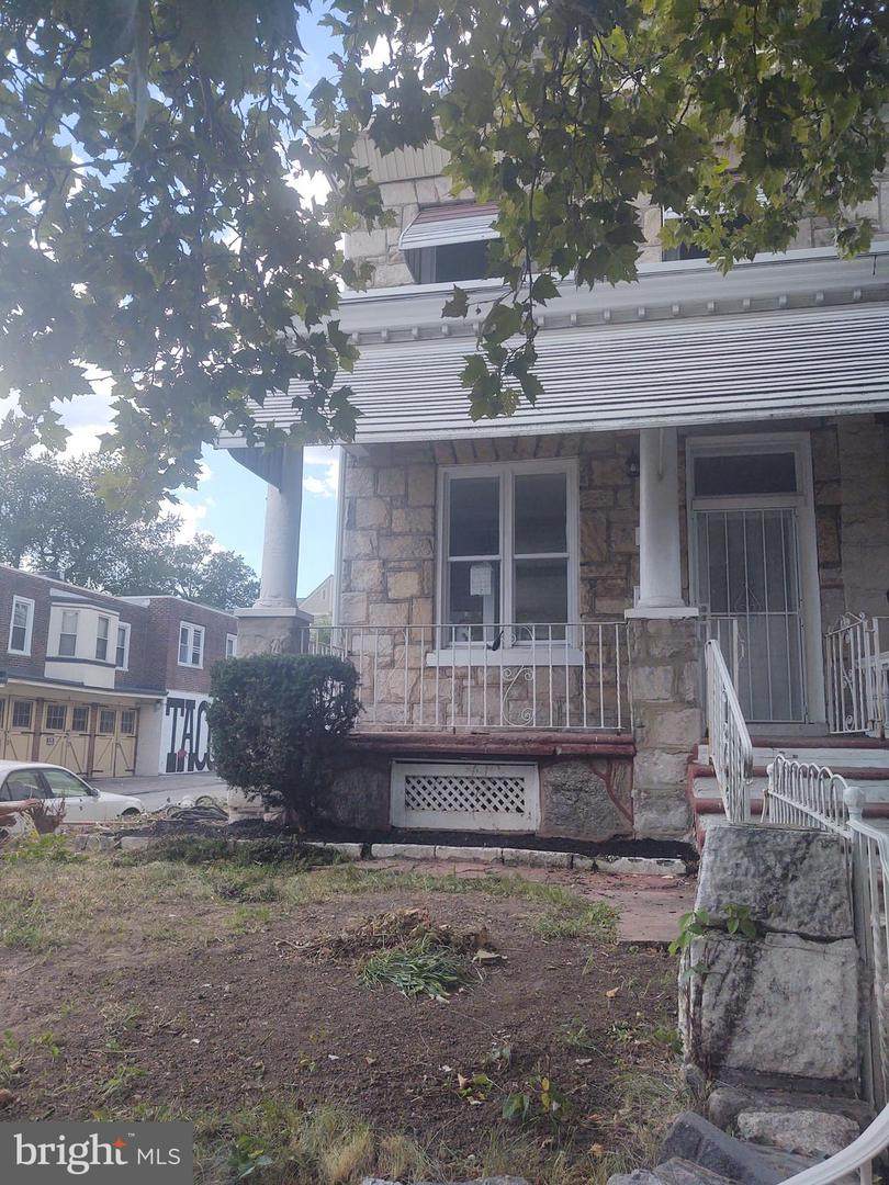 221 Coulter Street - Photo 1