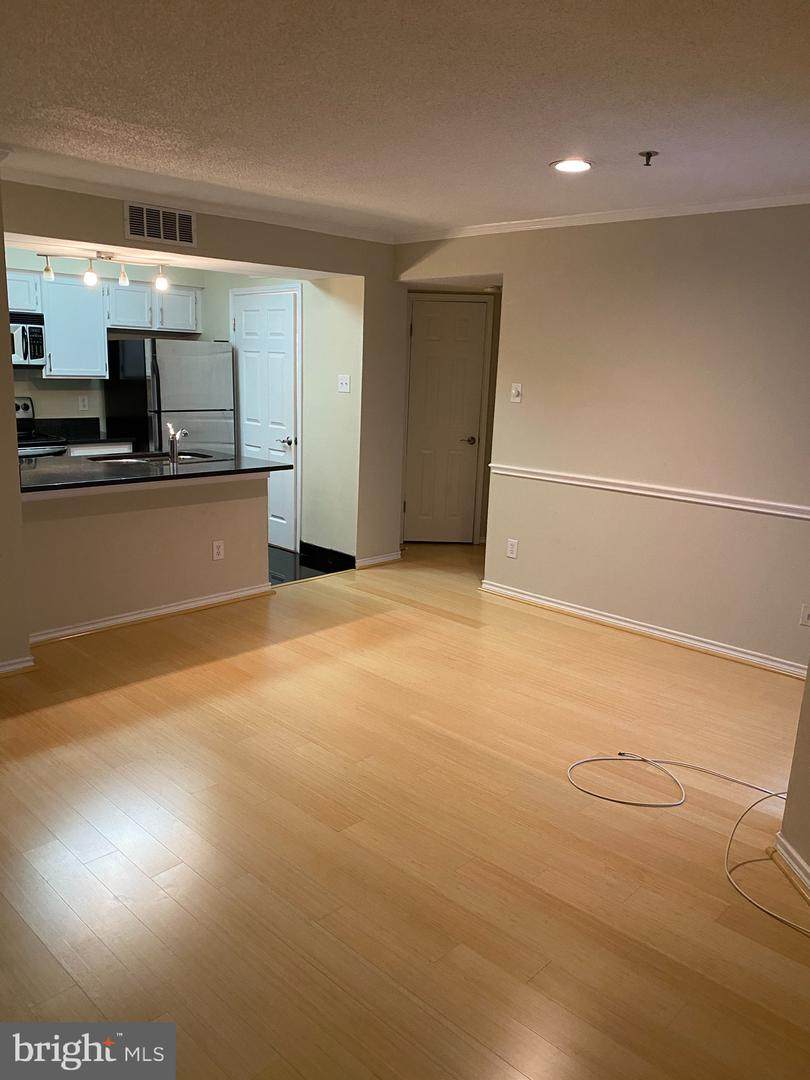 1504 Lincoln Way - Photo 1