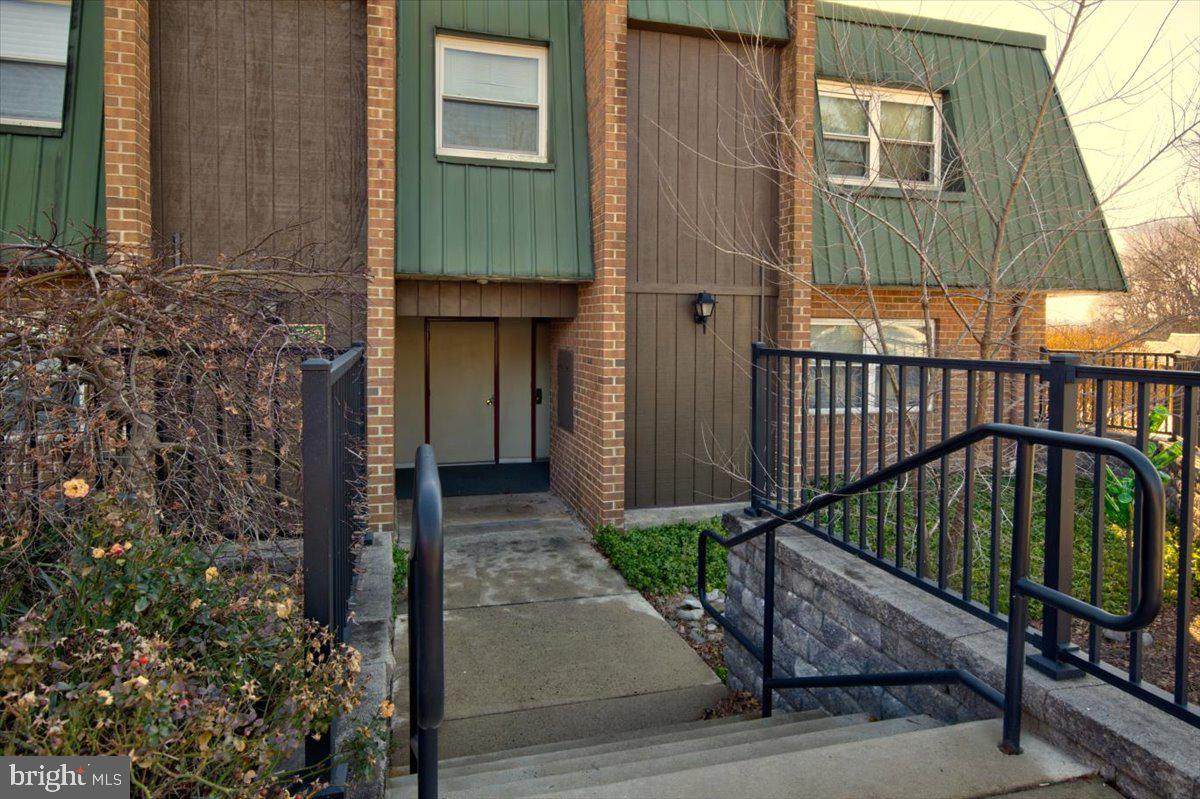 519 Meadowview Lane - Photo 1