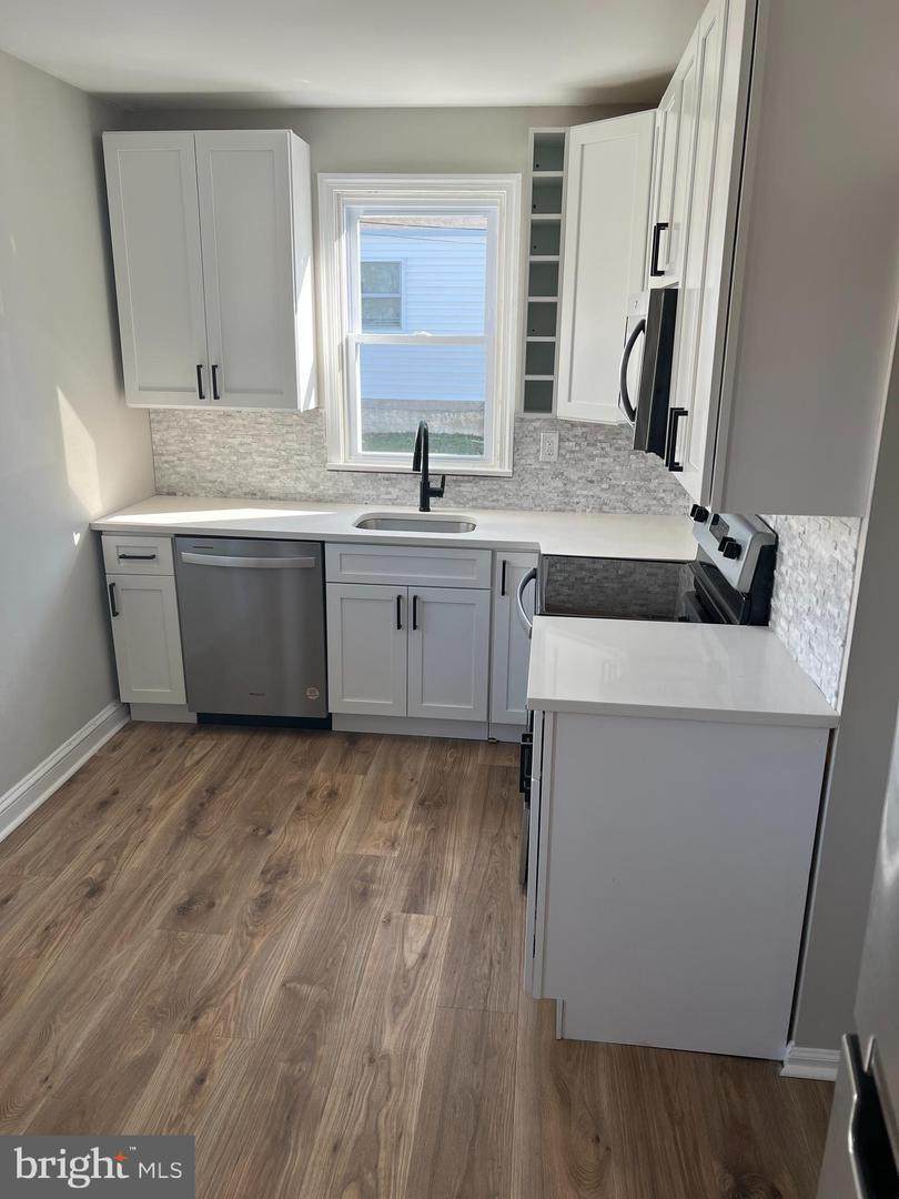 127 6TH Street - Photo 1
