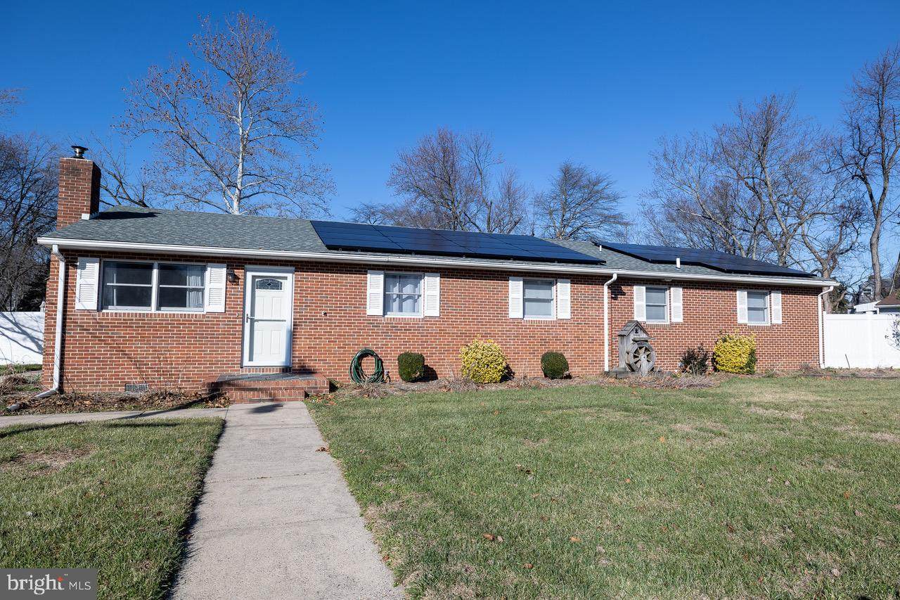 195 Roosevelt Court - Photo 1