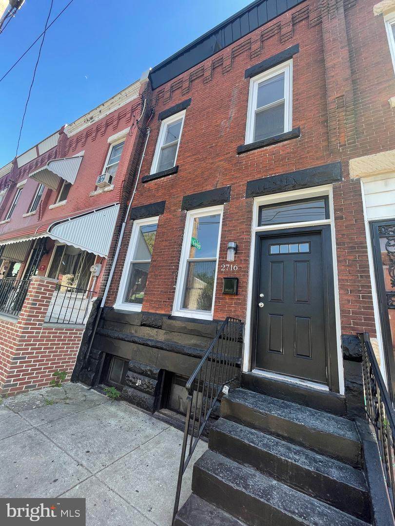 2716 Montgomery Avenue - Photo 1