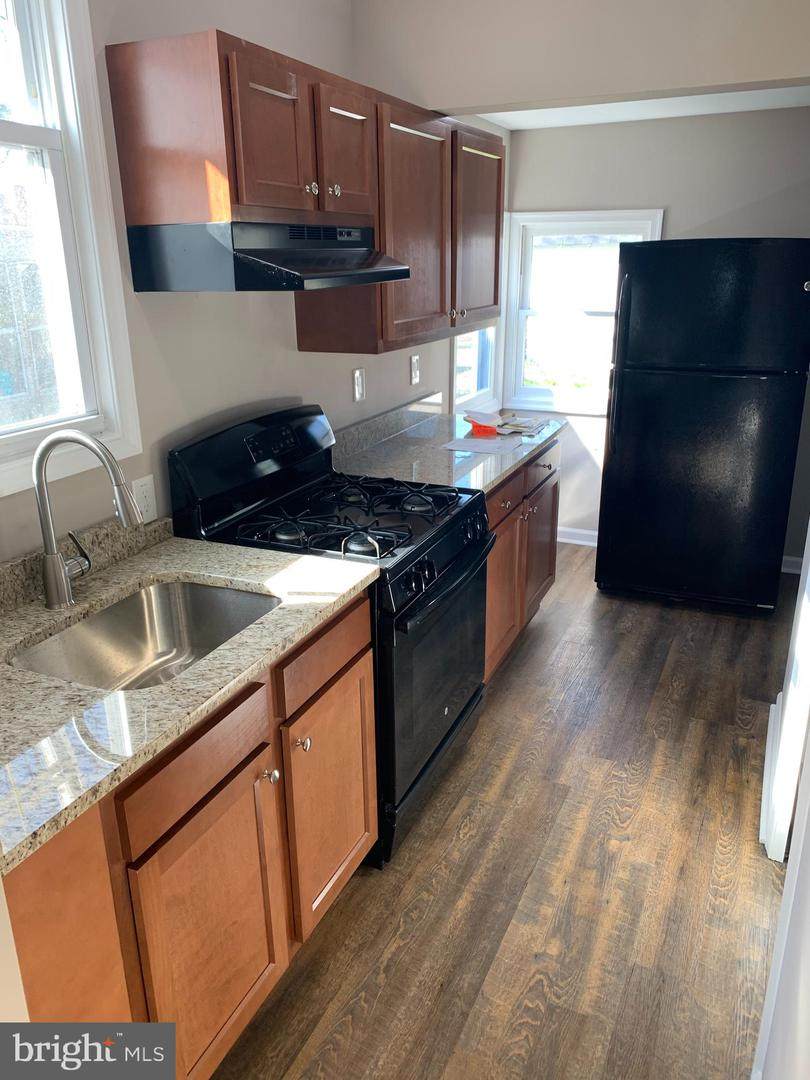 77 Barber Avenue - Photo 1