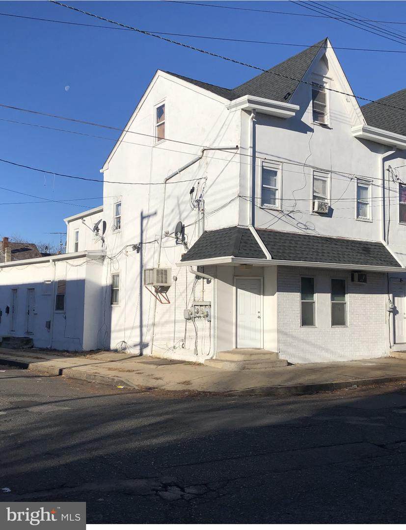655-659 Beatty Street - Photo 1