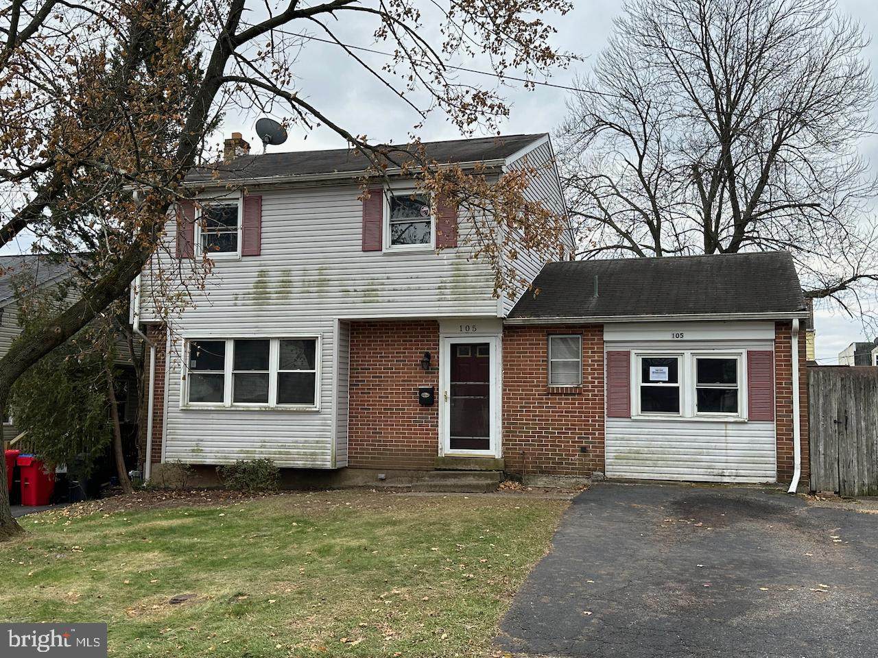 105 Pulaski Street - Photo 1