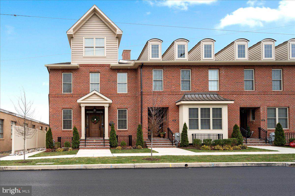 262 Ashland Street - Photo 1