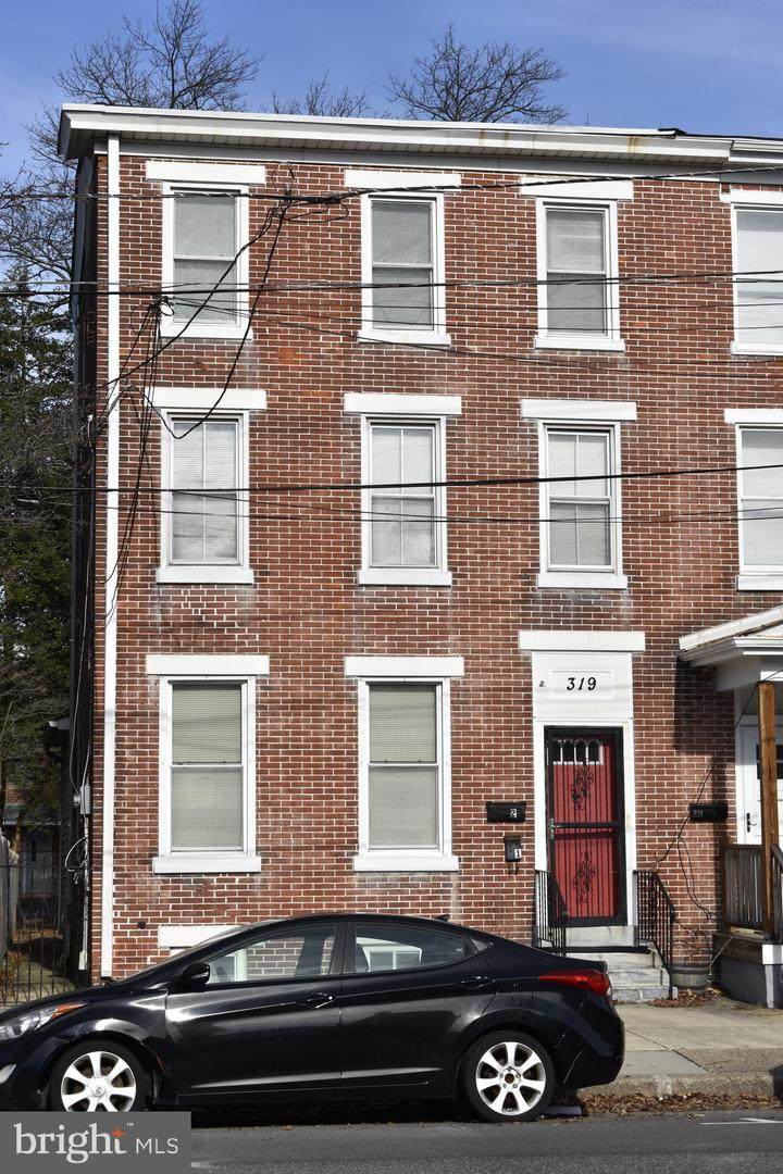 319 Broad Street - Photo 1