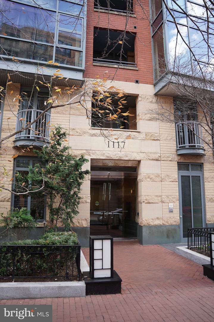 1117 10TH Street - Photo 1