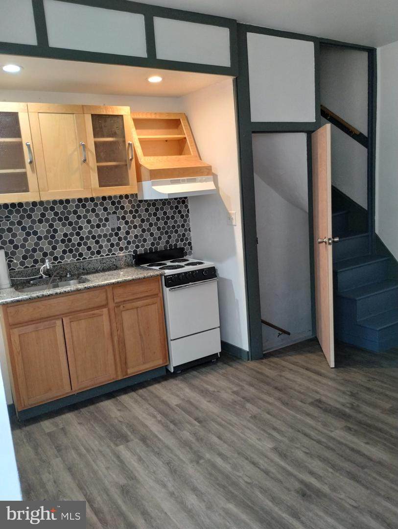 1736 Waterloo Street - Photo 1