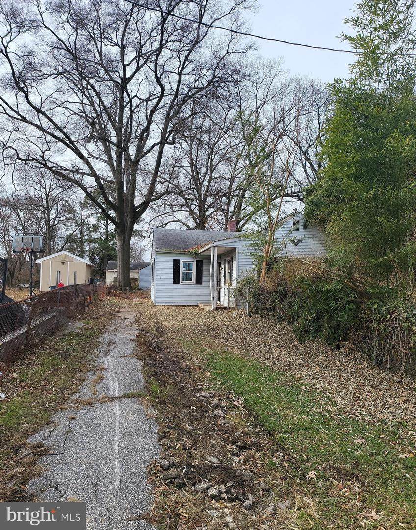 4 Essex Avenue - Photo 1