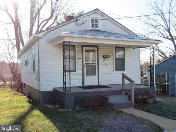 207 5TH Avenue - Photo 1