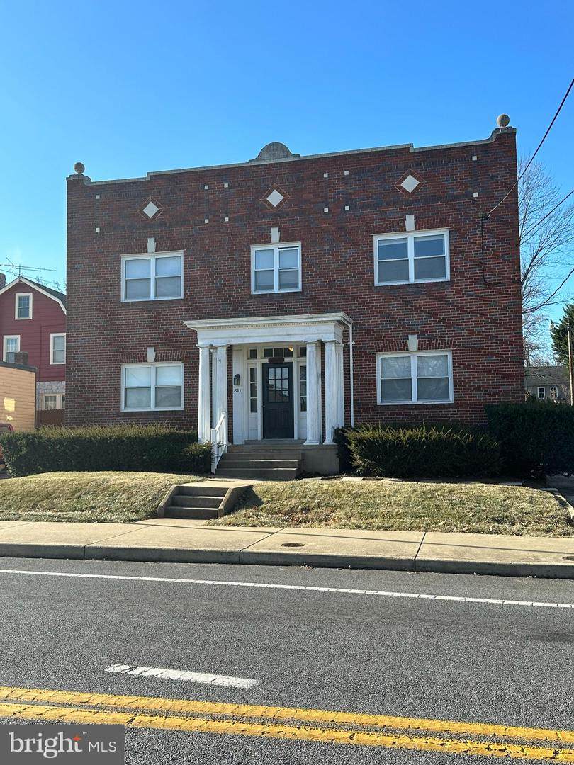 811 Braddock Street - Photo 1