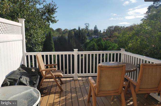 504 Division Street - Photo 1