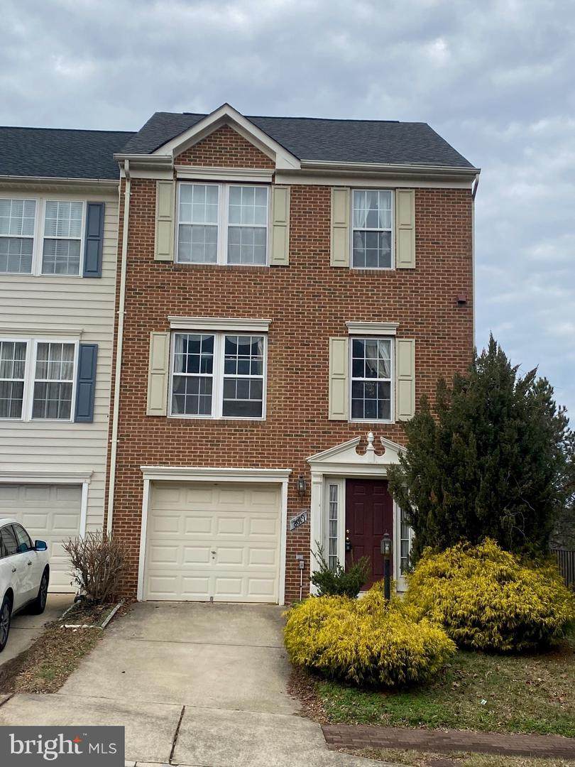 8079 Horseshoe Cottage Circle - Photo 1