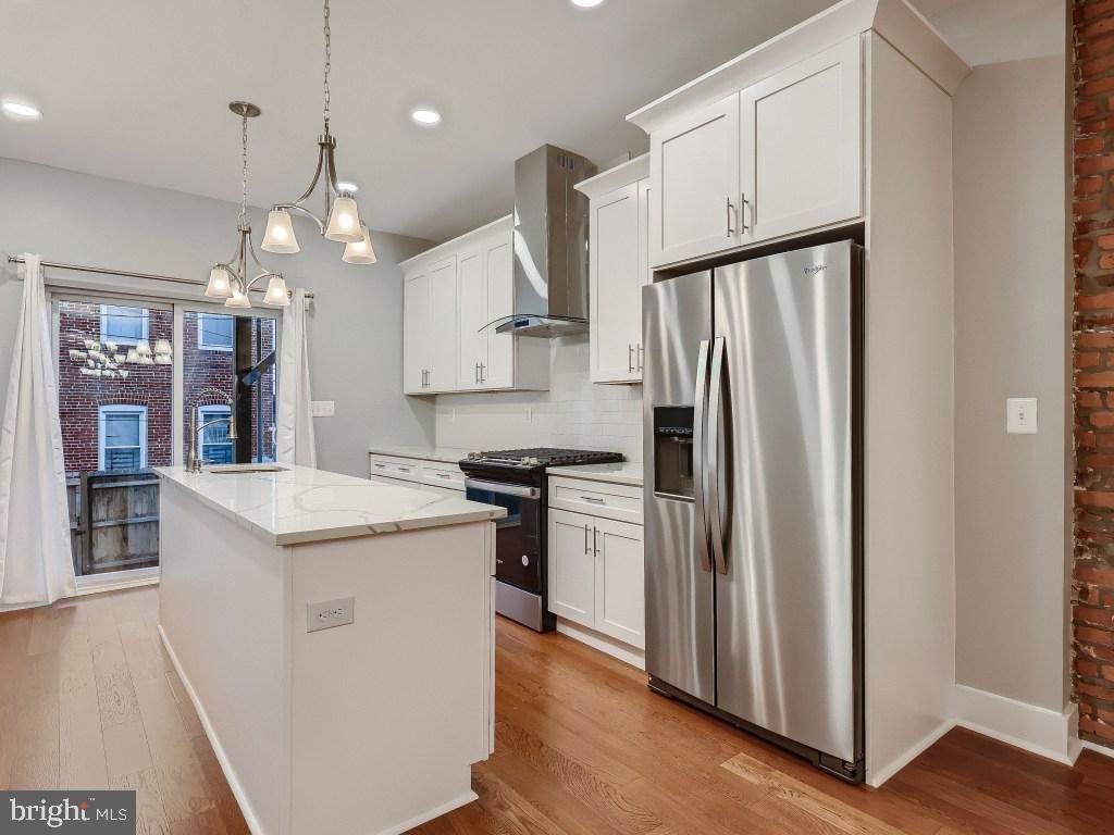 153 Lakewood Avenue - Photo 1