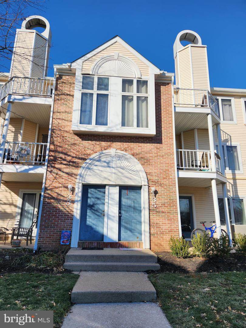33 Natalie Court - Photo 1