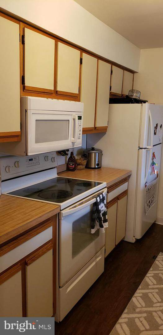 1513 Governor House Circle - Photo 1