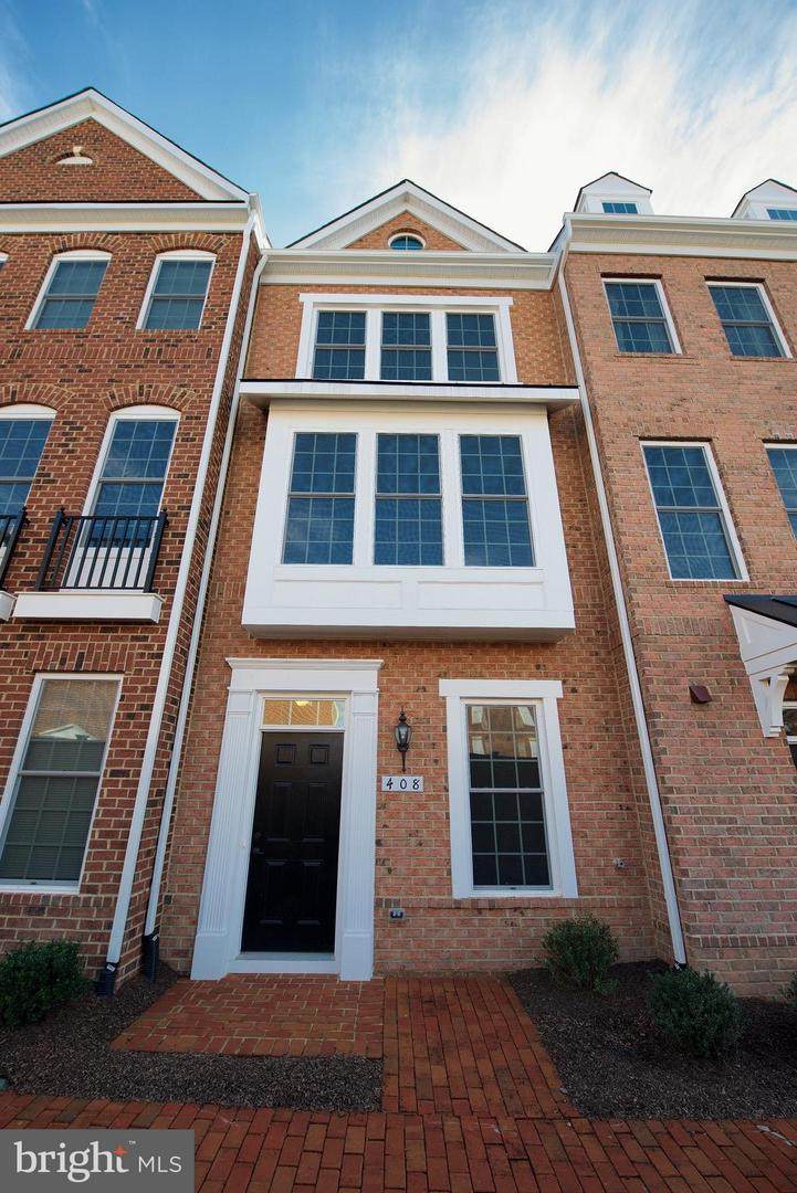408 Haupt Square - Photo 1