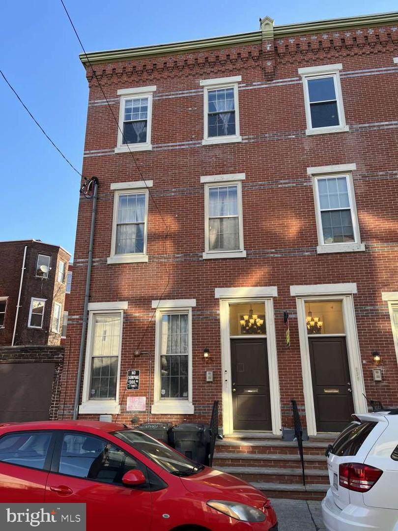 925 15TH Street - Photo 1