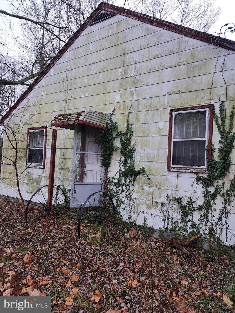 320 Race Street - Photo 1
