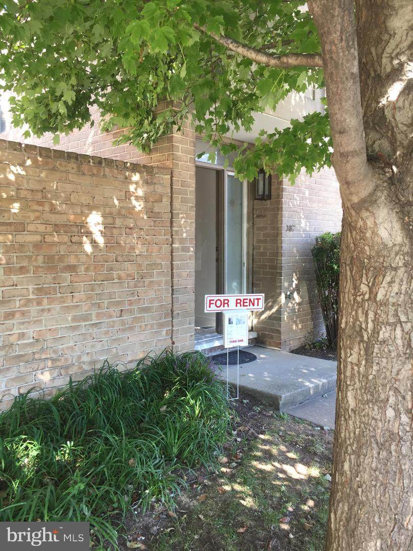387 N Street - Photo 1