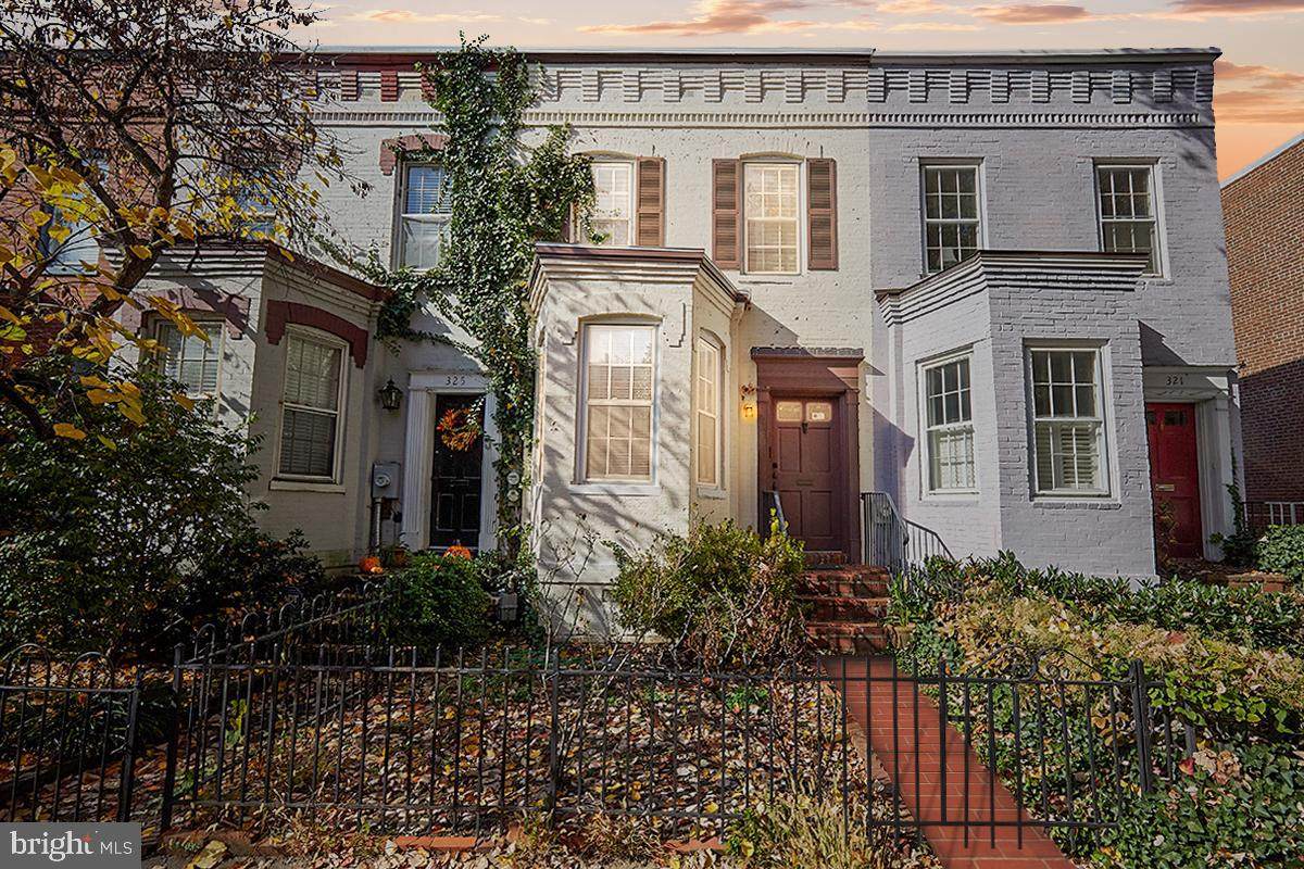 323 9TH Street - Photo 1