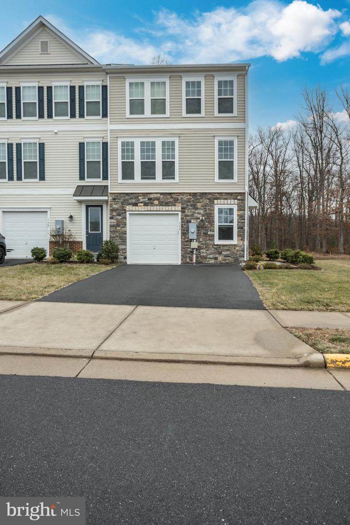 148 Solara Drive - Photo 1