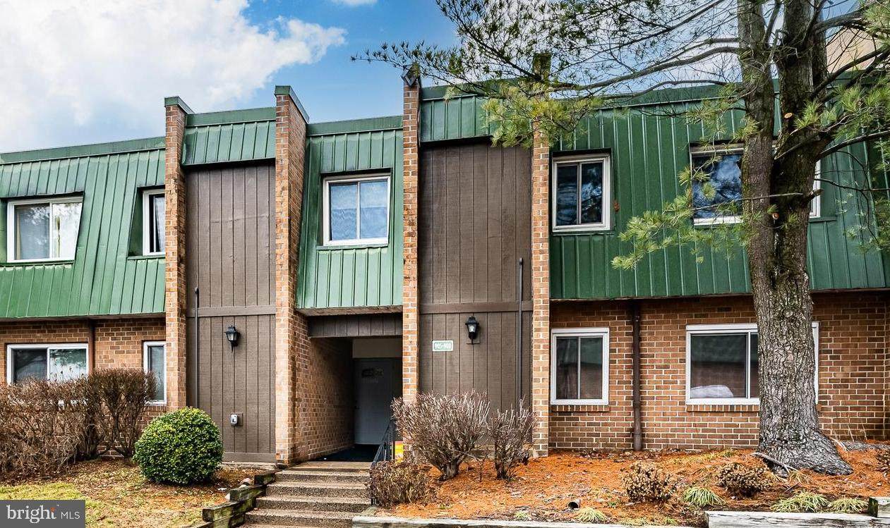 907 Meadowview Lane - Photo 1