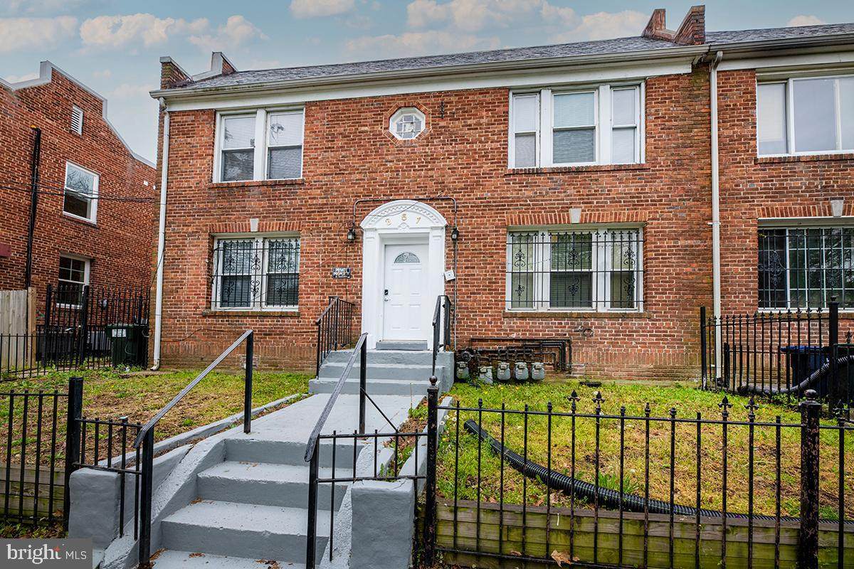 351 Parkland Place - Photo 1
