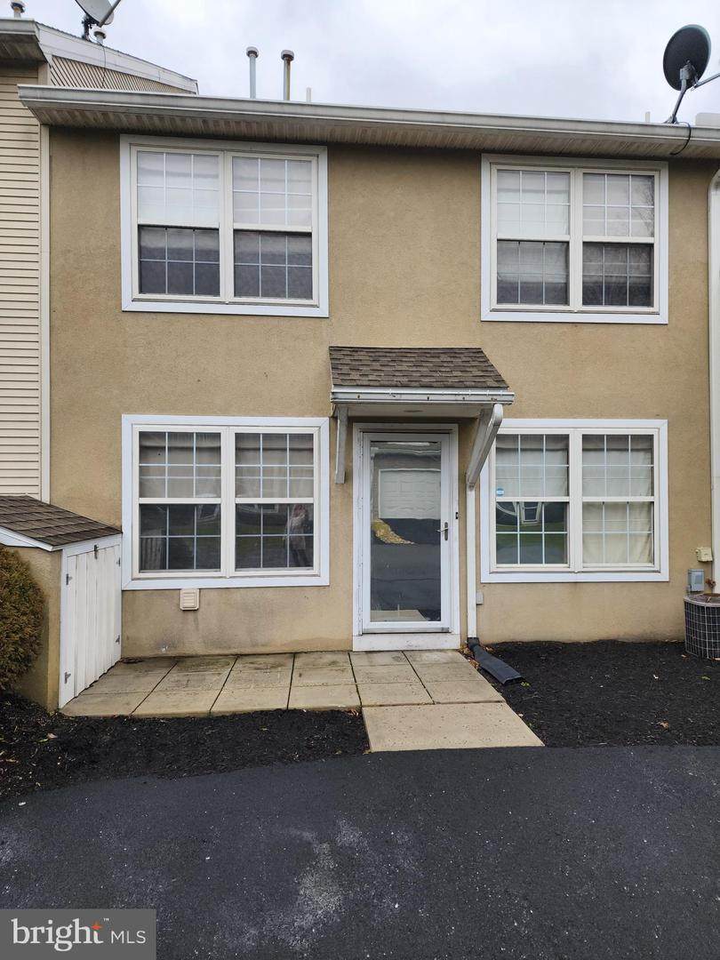 16 Courtyard Drive - Photo 1