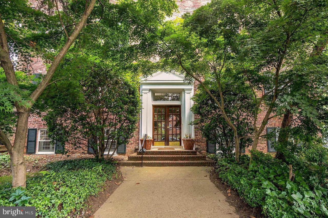 1 W Maple Street - Photo 1