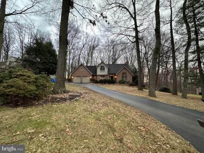 170 Crestlyn Drive - Photo 1
