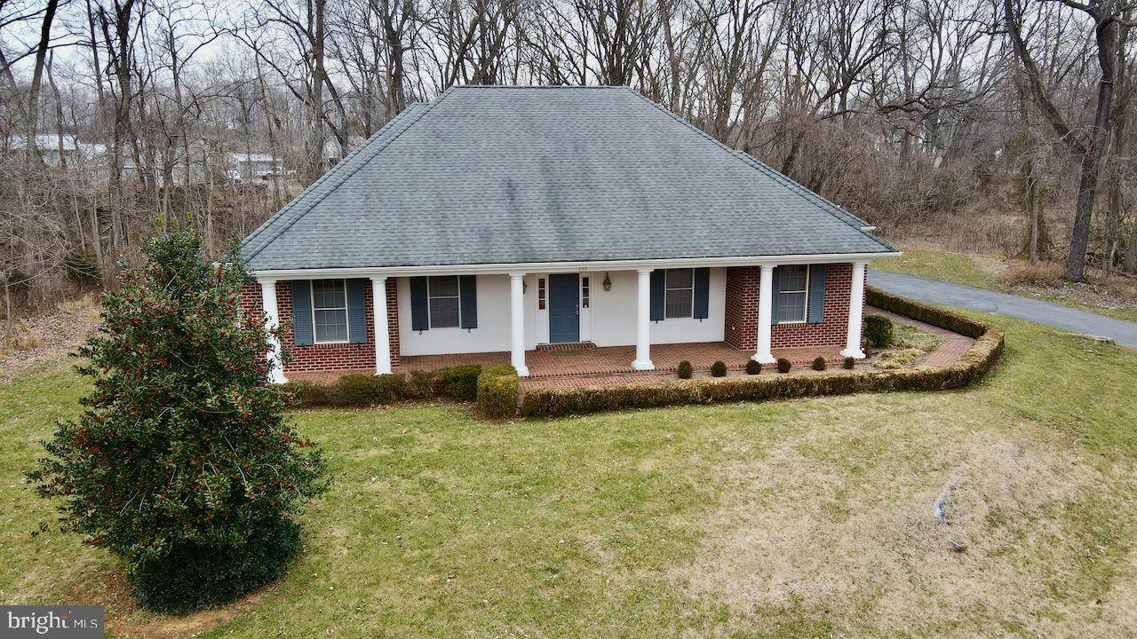 131 Tamarac Drive - Photo 1