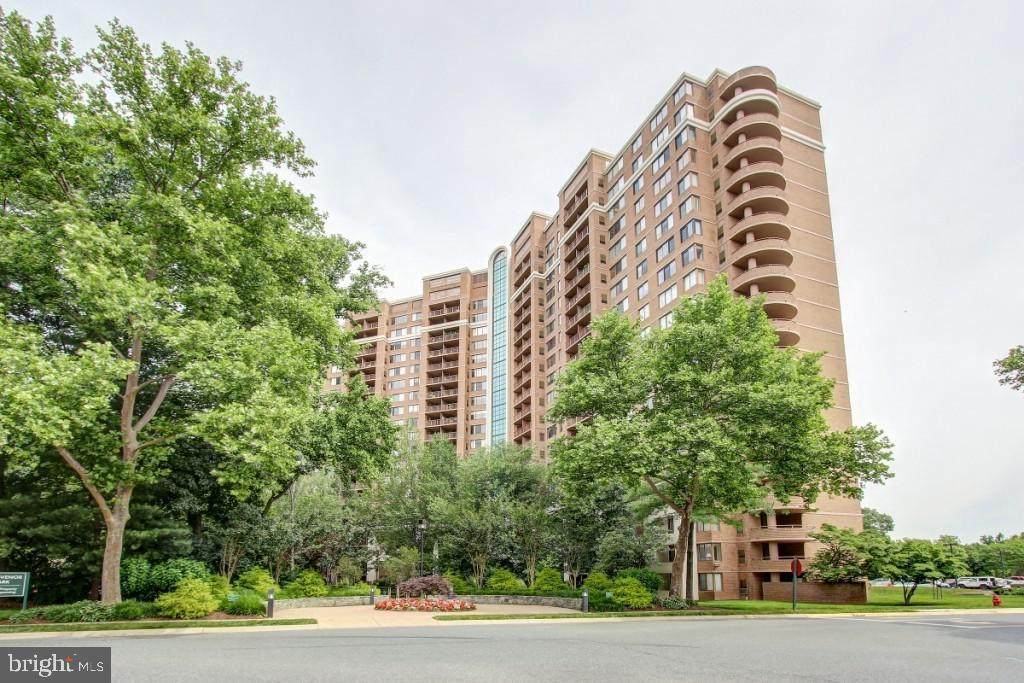 10101 Grosvenor - Photo 1