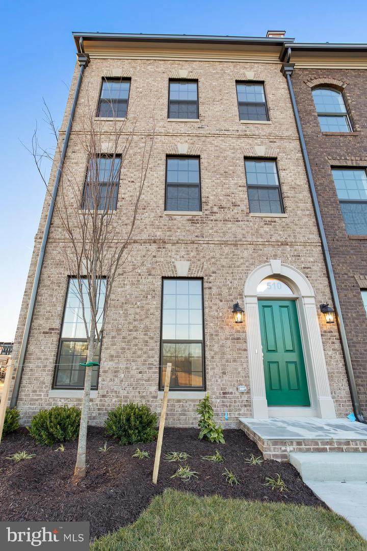 627 Halsey Way - Photo 1