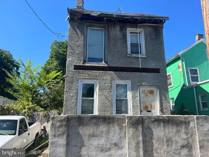 231 Bringhurst Street - Photo 1