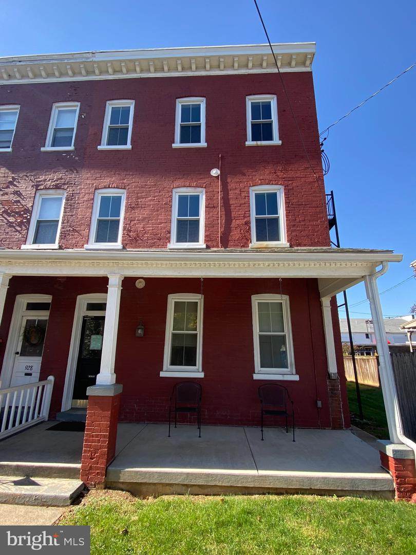 930 Shippen Street - Photo 1