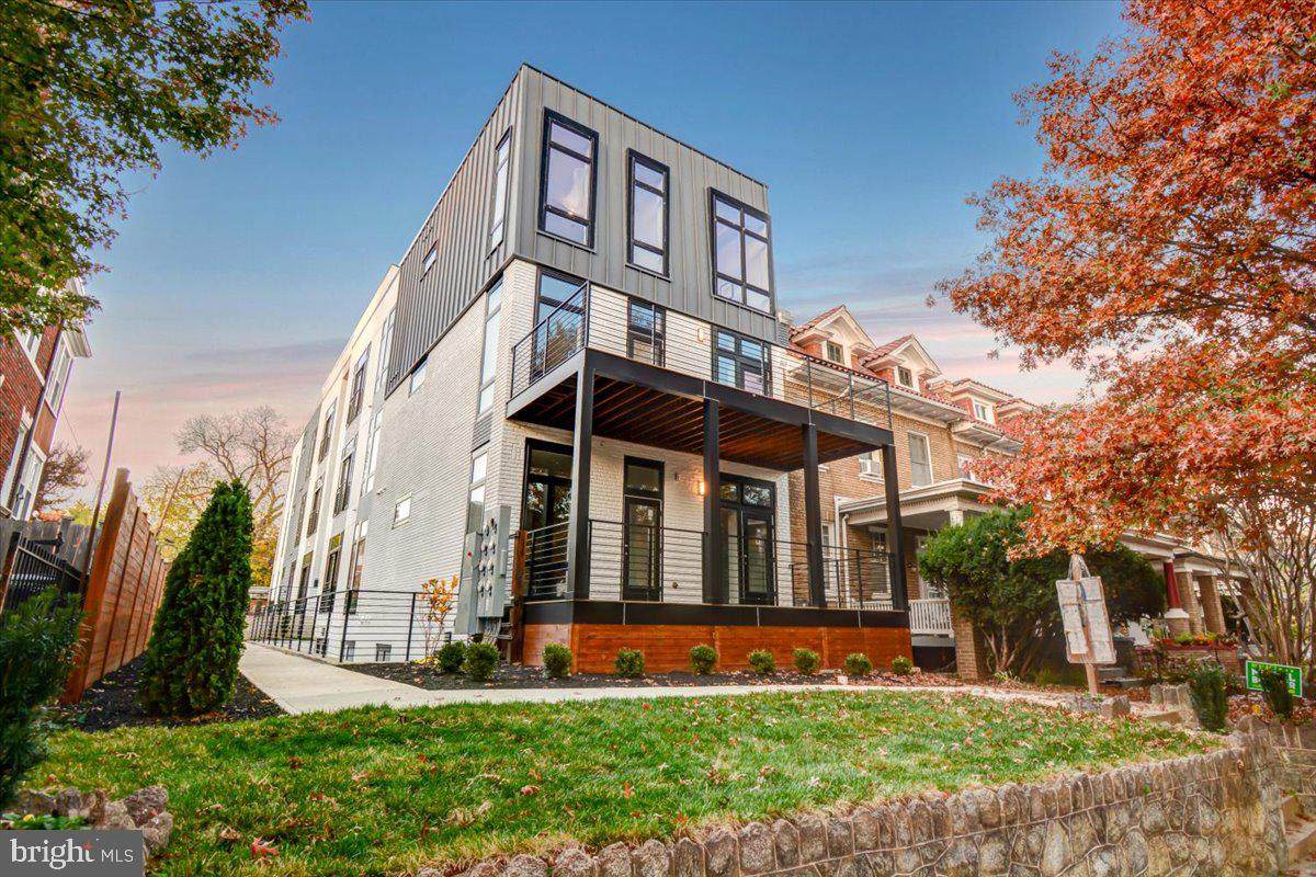1521 Varnum Street - Photo 1