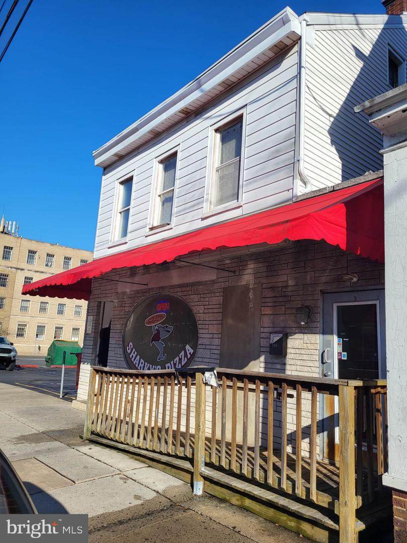 118 8TH Street - Photo 1