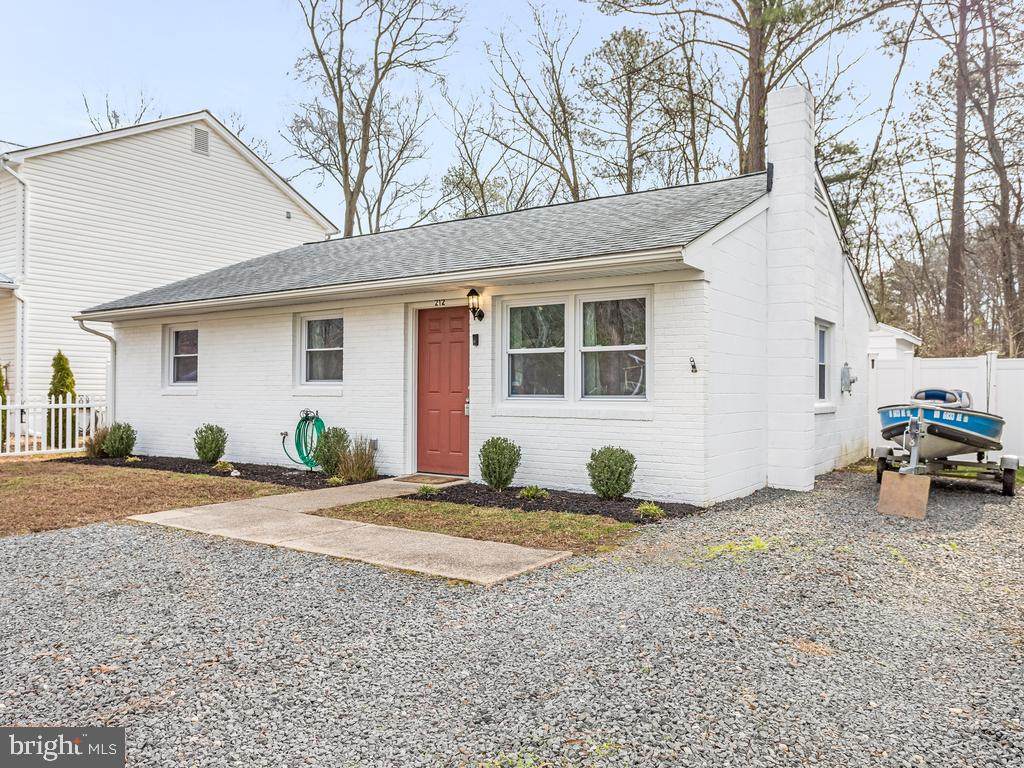 212 12TH Street - Photo 1