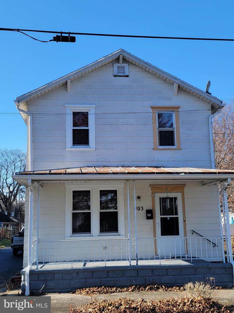 403 27TH Street - Photo 1
