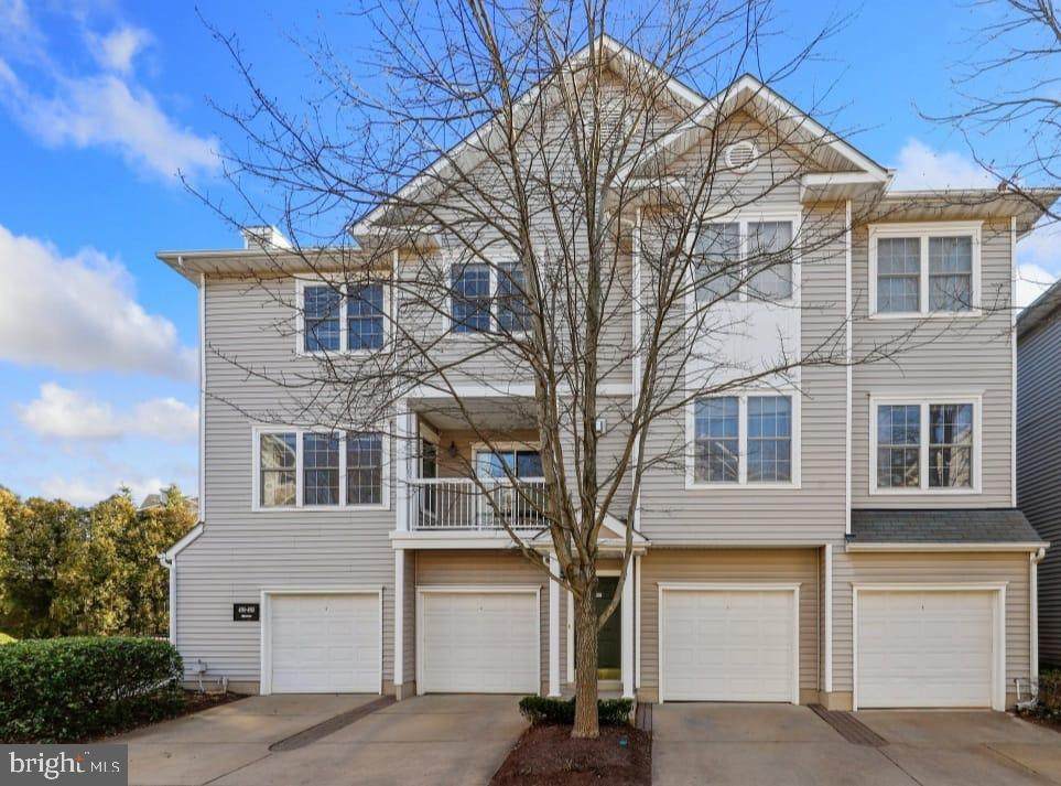 4505 Superior Square - Photo 1