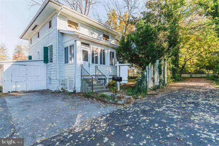 1600 Twin Maple Avenue - Photo 1