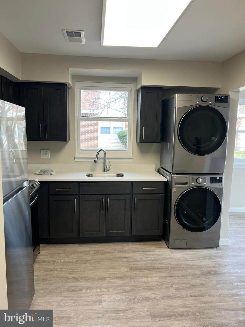 16-2 Florence Tollgate Place - Photo 1