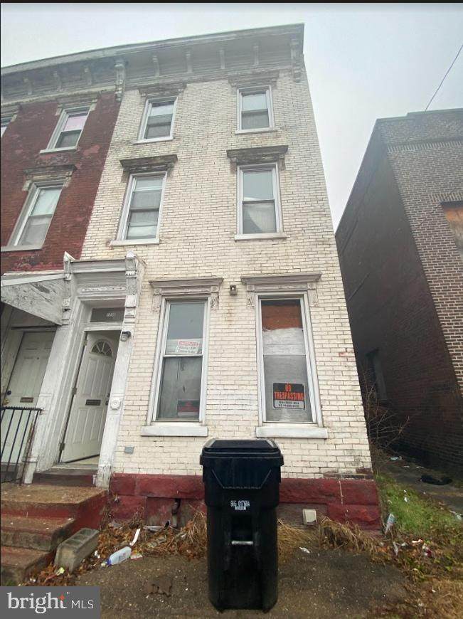 1256 Walnut Street - Photo 1