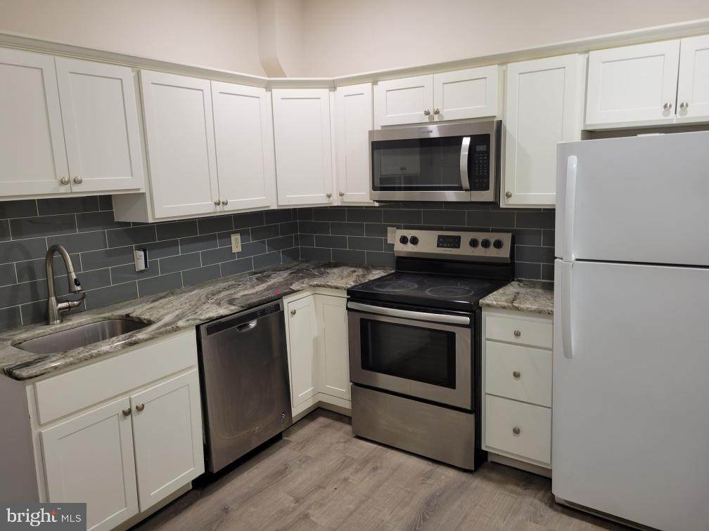 1520 Van Buren Street - Photo 1